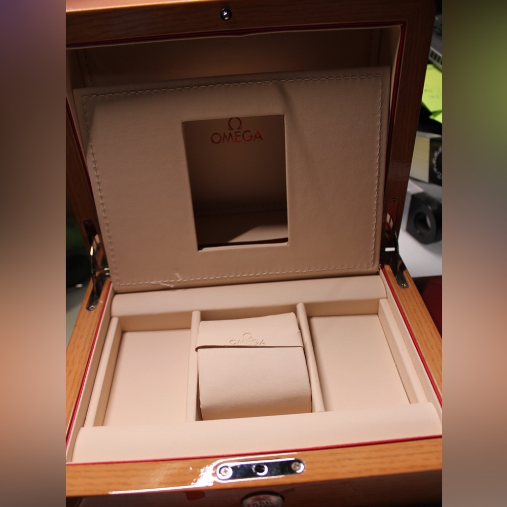 Omega chrono wood box - Picture 4 of 9